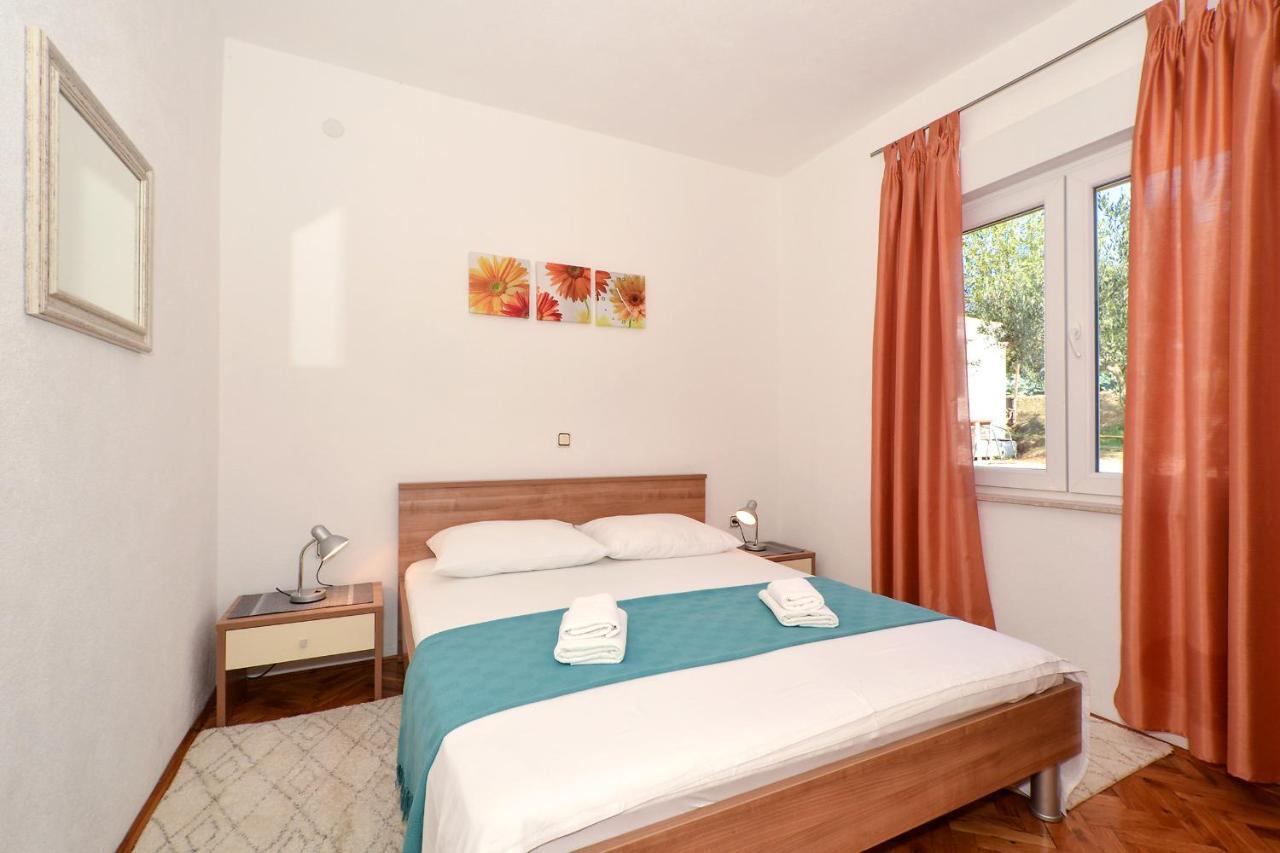 Apartment Una Seget Vranjica Exterior photo
