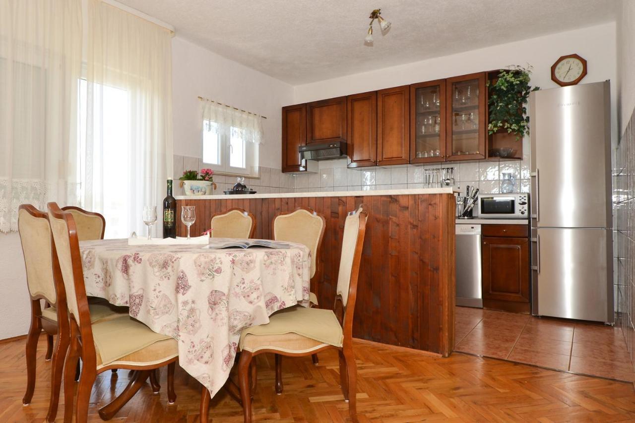 Apartment Una Seget Vranjica Exterior photo