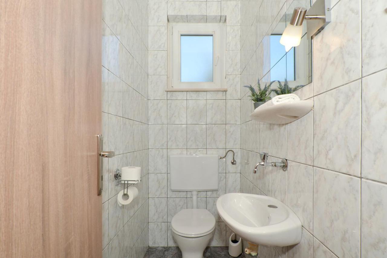 Apartment Una Seget Vranjica Exterior photo